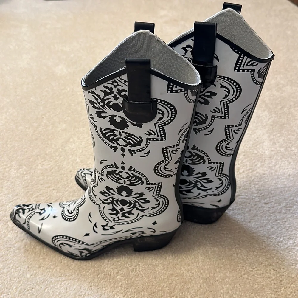 Fun Journee Collection rubber rodeo western cowgirl boots Size 7